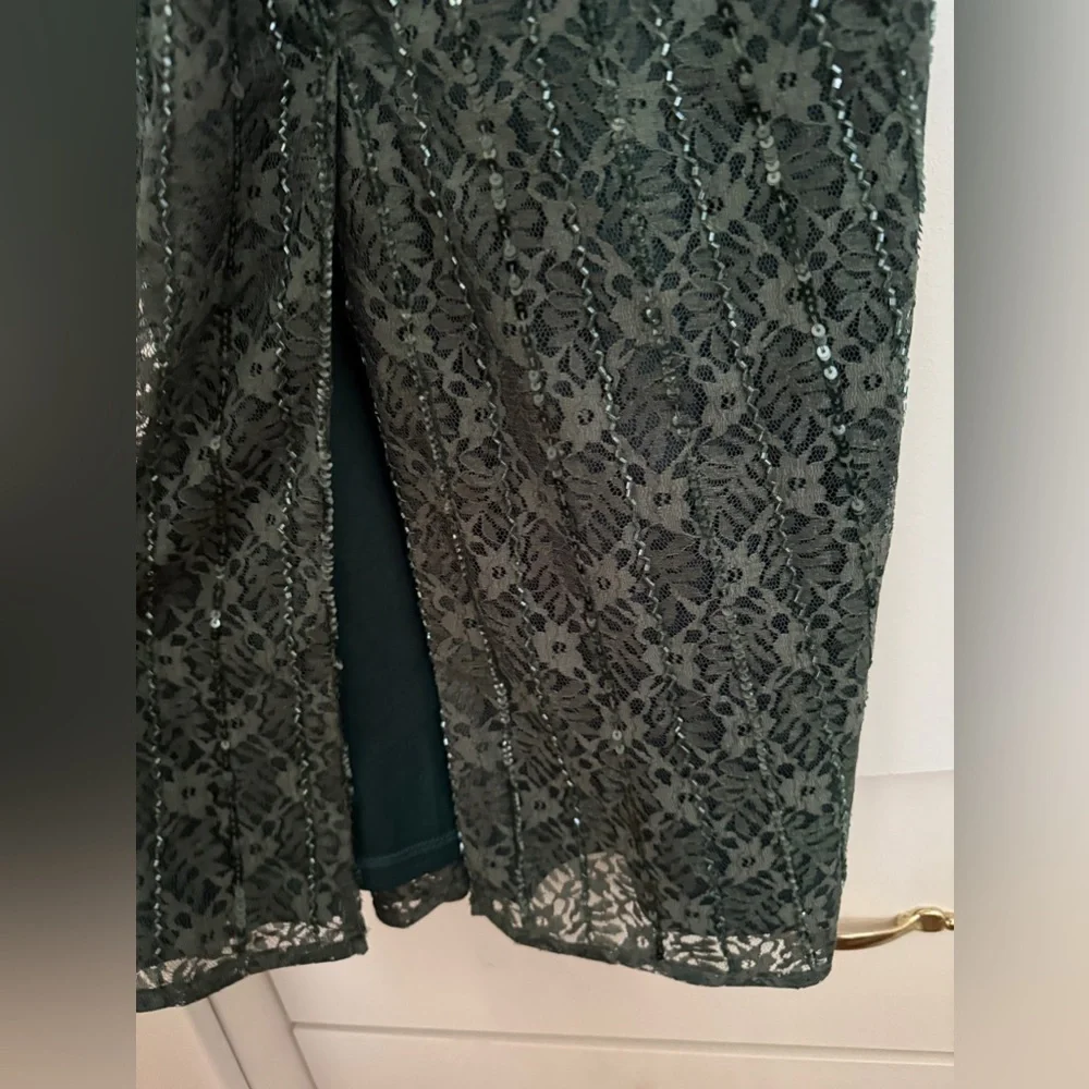 NWT | Mac Duggal 93676 Deep Green Beaded Lace Long Sleeve Midi Dress Size 6 - Picture 14 of 14